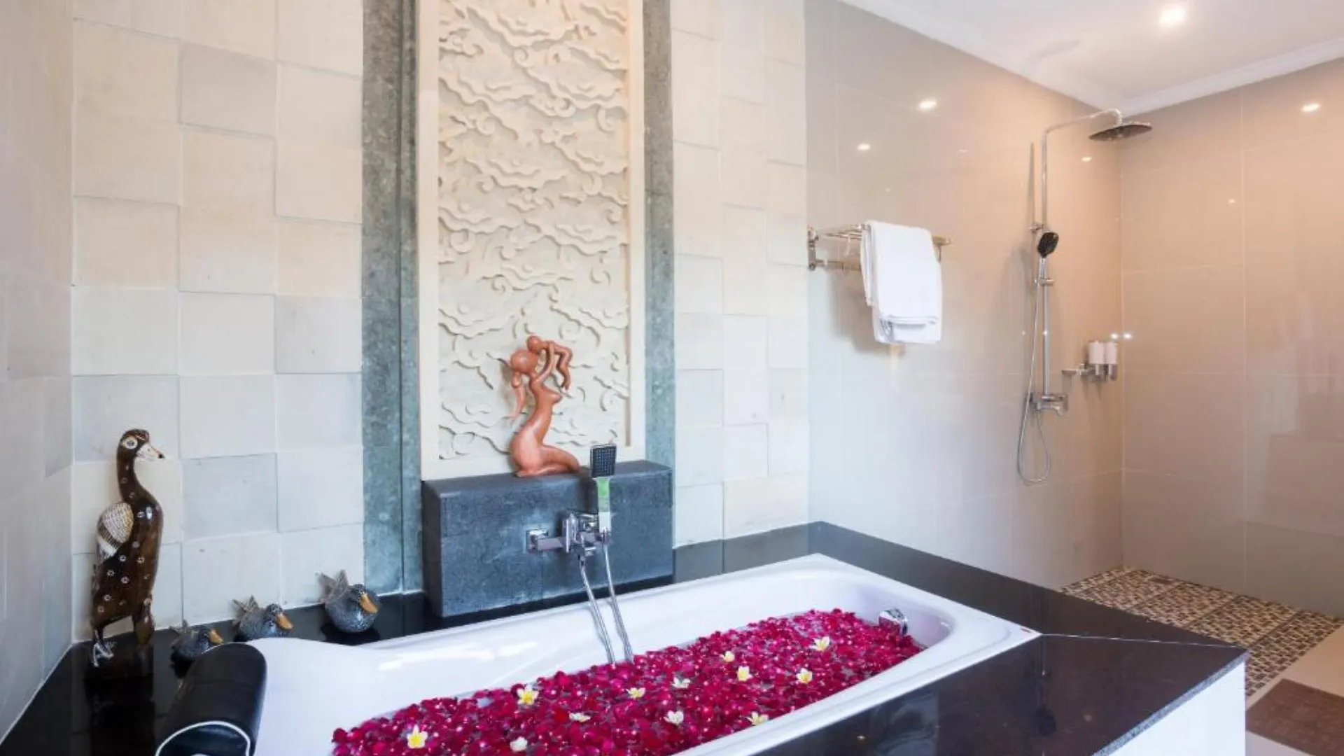 Kubu Petitenget Suite Seminyak Indonesia