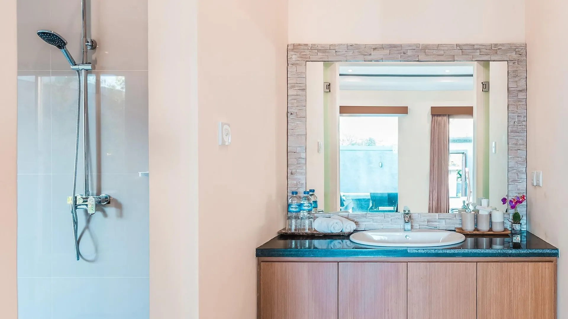 Kubu Petitenget Suite Seminyak