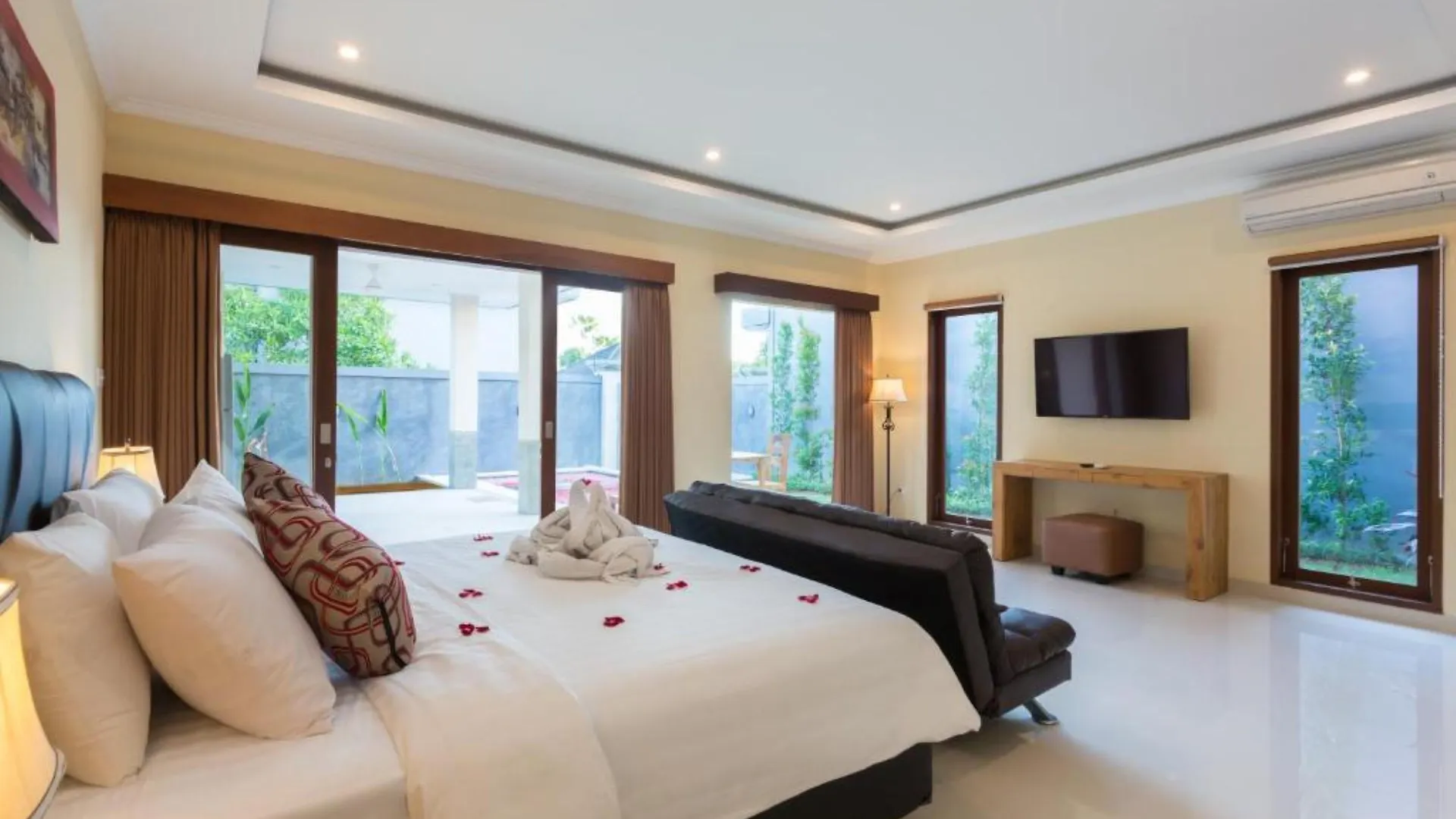 Kubu Petitenget Suite Seminyak